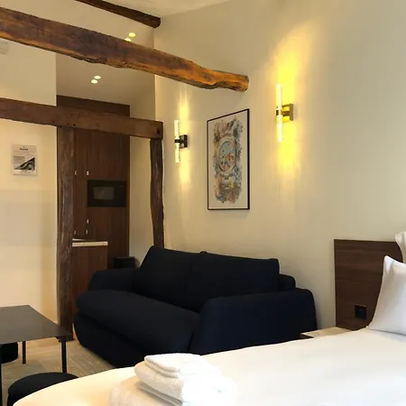 Apartment Luxury Suite, Montaigne & Champs Elysees Paris