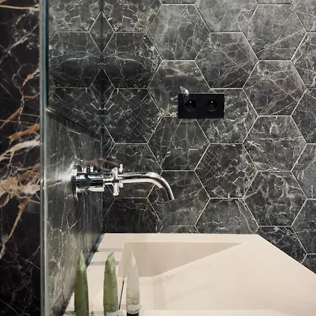 Apartment Luxury Suite, Montaigne & Champs Elysees Paris
